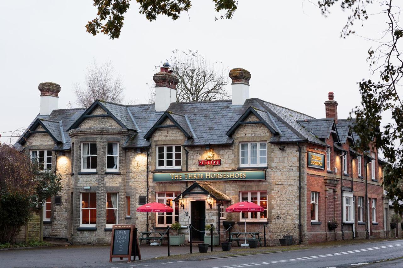 The Three Horseshoes East Worldham オールトン エクステリア 写真