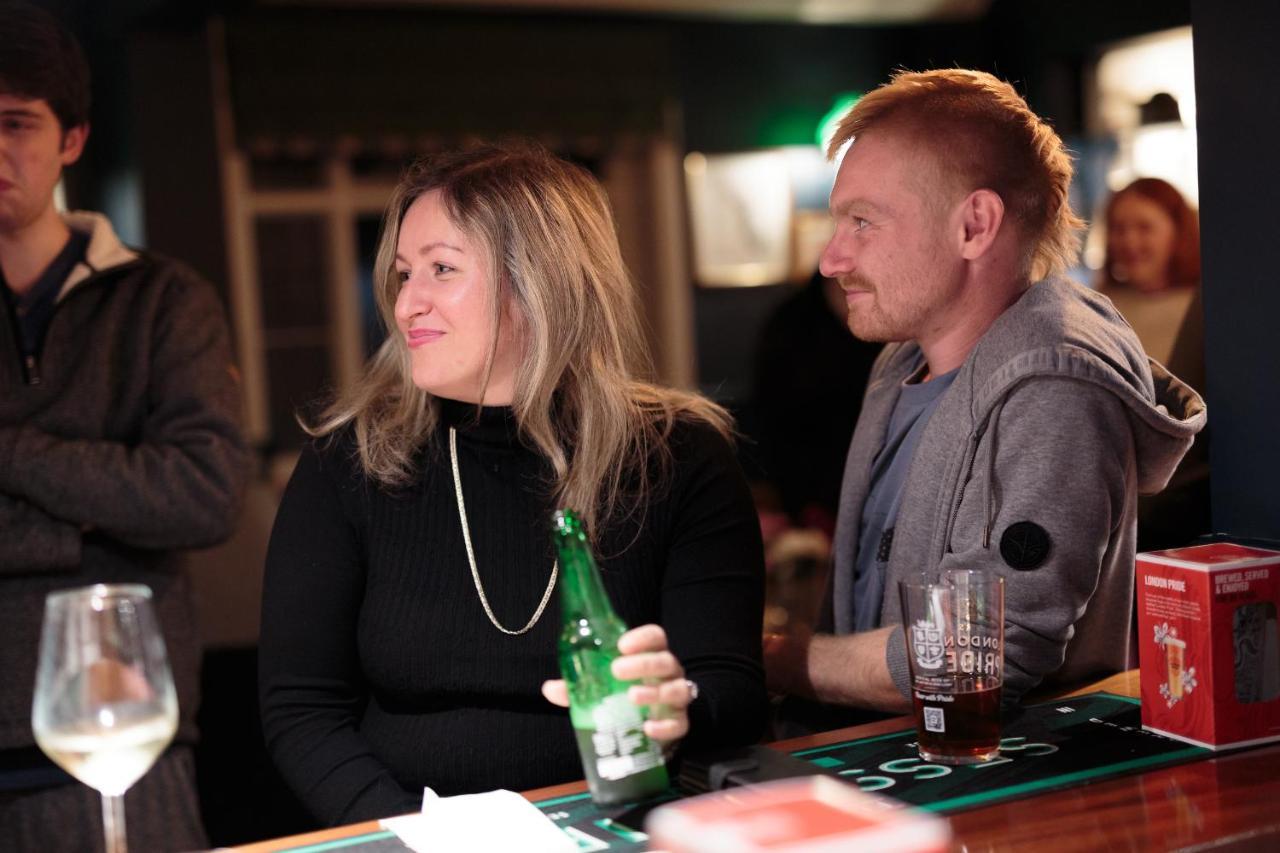 The Three Horseshoes East Worldham オールトン エクステリア 写真