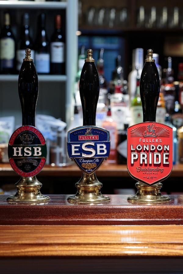 The Three Horseshoes East Worldham オールトン エクステリア 写真