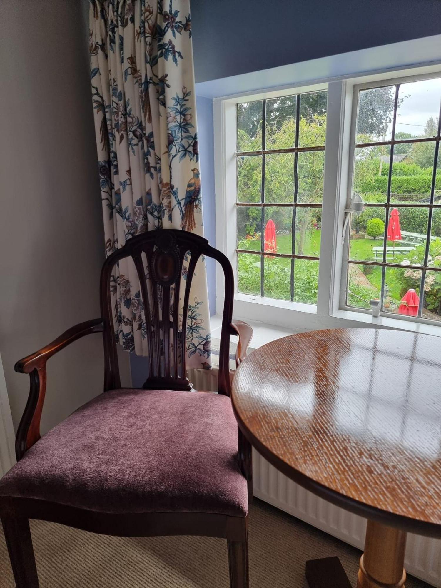 The Three Horseshoes East Worldham オールトン エクステリア 写真